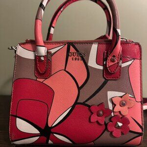 Medium Guess handbag w/shoulder strap